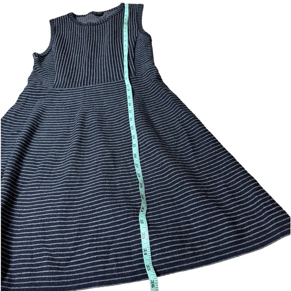 Theory Randria Evian Pinstripe Wool Dress size M - Picture 9 of 10
